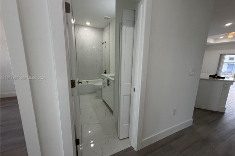 Villa ou maison à louer à Lehigh Acres, Floride: 3 chambres, 185.8 m2 № 2047844 - photo 11