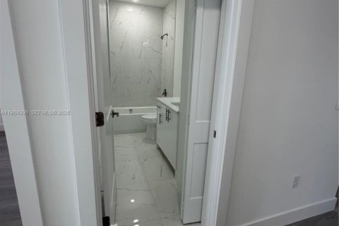 Villa ou maison à louer à Lehigh Acres, Floride: 3 chambres, 185.8 m2 № 2047844 - photo 19