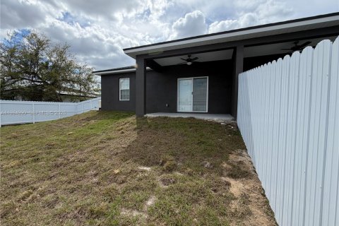 Villa ou maison à louer à Lehigh Acres, Floride: 3 chambres, 185.8 m2 № 2047844 - photo 7
