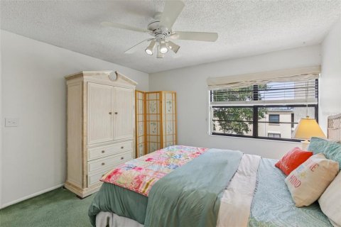 Condo in Largo, Florida, 1 bedroom  № 1851143 - photo 12