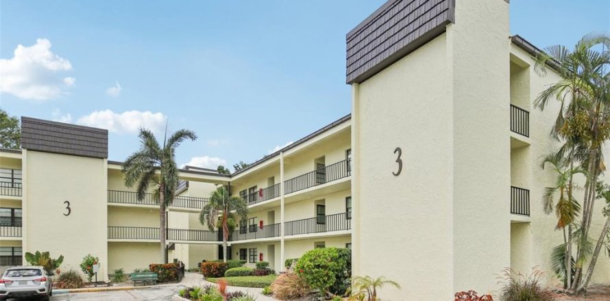Condo in Largo, Florida, 1 bedroom № 1851143