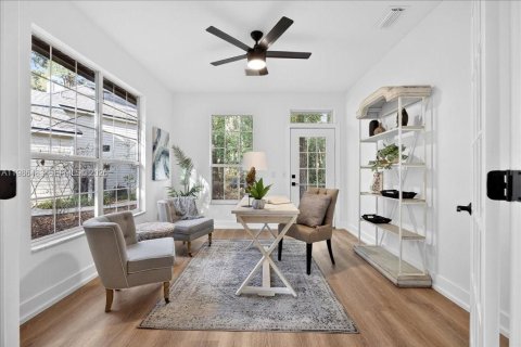 House in Gainesville, Florida 3 bedrooms, 219.99 sq.m. № 2048290 - photo 21