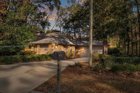 House in Gainesville, Florida 3 bedrooms, 219.99 sq.m. № 2048290 - photo 24