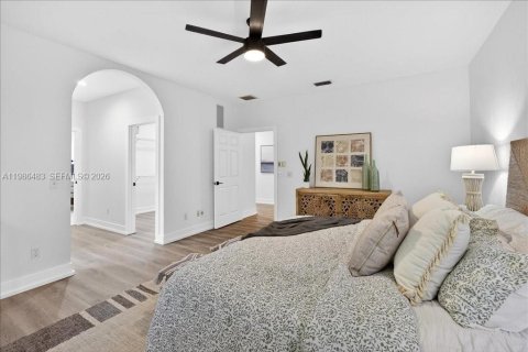 House in Gainesville, Florida 3 bedrooms, 219.99 sq.m. № 2048290 - photo 30