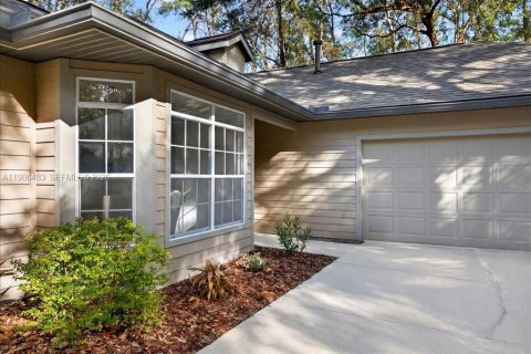 House in Gainesville, Florida 3 bedrooms, 219.99 sq.m. № 2048290 - photo 2