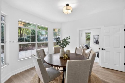 House in Gainesville, Florida 3 bedrooms, 219.99 sq.m. № 2048290 - photo 18