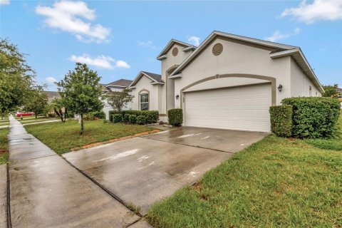Casa en venta en Haines City, Florida, 4 dormitorios, 166.48 m2 № 1784740 - foto 1