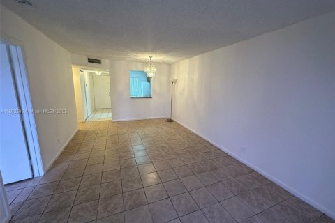 Copropriété à louer à Miramar, Floride: 2 chambres, 77.29 m2 № 1946378 - photo 7
