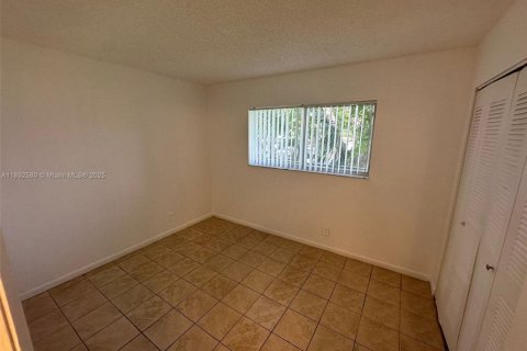 Copropriété à louer à Miramar, Floride: 2 chambres, 77.29 m2 № 1946378 - photo 9