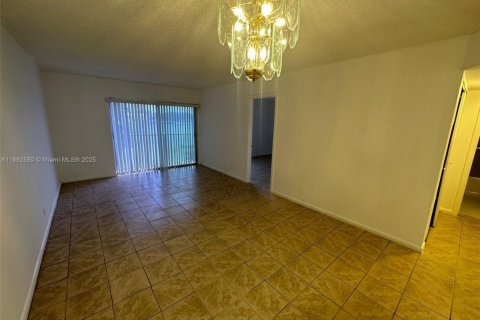 Copropriété à louer à Miramar, Floride: 2 chambres, 77.29 m2 № 1946378 - photo 10