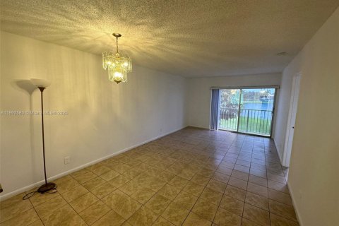 Copropriété à louer à Miramar, Floride: 2 chambres, 77.29 m2 № 1946378 - photo 5