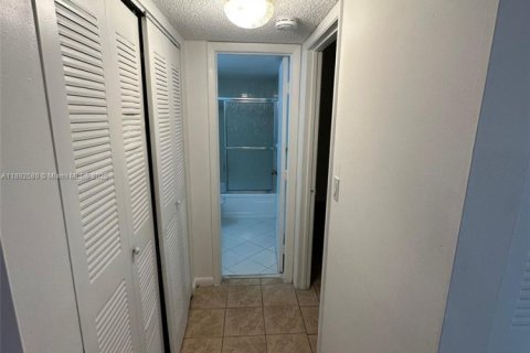 Copropriété à louer à Miramar, Floride: 2 chambres, 77.29 m2 № 1946378 - photo 13