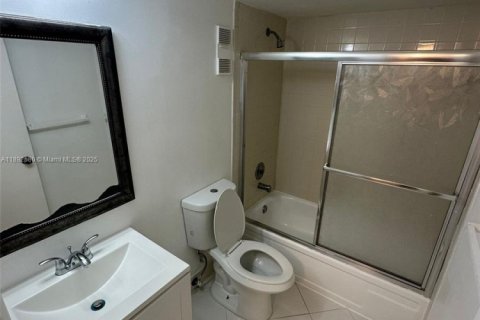 Copropriété à louer à Miramar, Floride: 2 chambres, 77.29 m2 № 1946378 - photo 16
