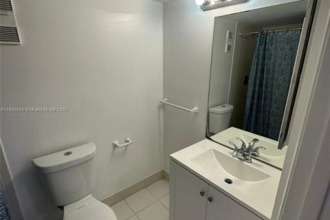 Copropriété à louer à Miramar, Floride: 2 chambres, 77.29 m2 № 1946378 - photo 14