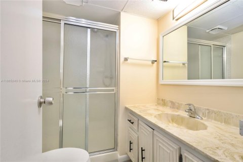 Condominio en venta en Lauderdale Lakes, Florida, 2 dormitorios, 80.36 m2 № 1860557 - foto 13