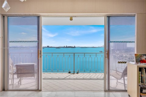 Купить кондоминиум в Майами, Флорида 3 спальни, 256.41м2, № 1729375 - фото 6