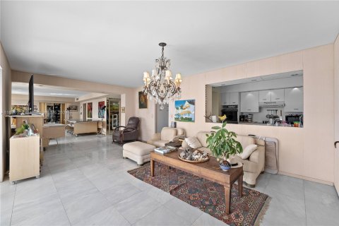 Купить кондоминиум в Майами, Флорида 3 спальни, 256.41м2, № 1729375 - фото 9