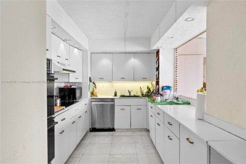 Купить кондоминиум в Майами, Флорида 3 спальни, 256.41м2, № 1729375 - фото 15