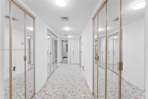 Купить кондоминиум в Майами, Флорида 3 спальни, 256.41м2, № 1729375 - фото 22