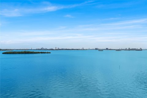 Купить кондоминиум в Майами, Флорида 3 спальни, 256.41м2, № 1729375 - фото 2