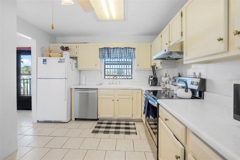 Condo in Daytona Beach, Florida, 2 bedrooms  № 1724099 - photo 4