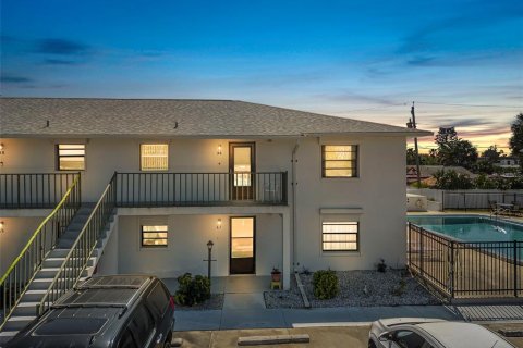 Condo in Daytona Beach, Florida, 2 bedrooms  № 1724099 - photo 1