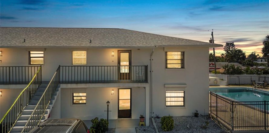 Condo in Daytona Beach, Florida, 2 bedrooms № 1724099