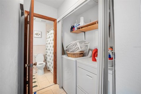 Condo in Daytona Beach, Florida, 2 bedrooms  № 1724099 - photo 19