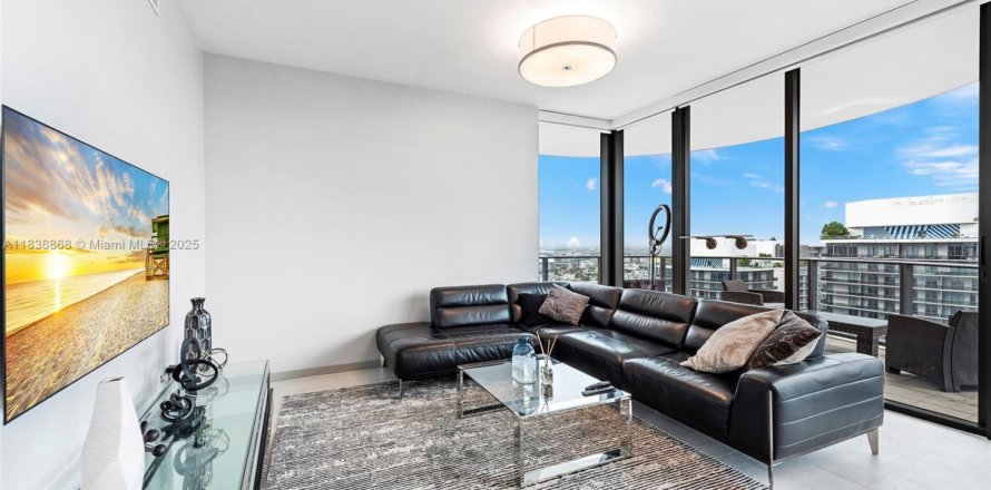 Condo à Miami, Floride, 3 chambres  № 1820325