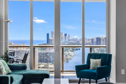 Condominio en venta en Hallandale Beach, Florida, 2 dormitorios, 95.69 m2 № 2057659 - foto 6