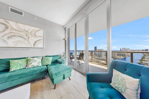 Condominio en venta en Hallandale Beach, Florida, 2 dormitorios, 95.69 m2 № 2057659 - foto 9