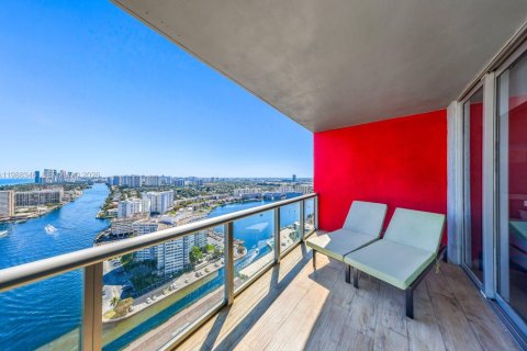 Condominio en venta en Hallandale Beach, Florida, 2 dormitorios, 95.69 m2 № 2057659 - foto 4