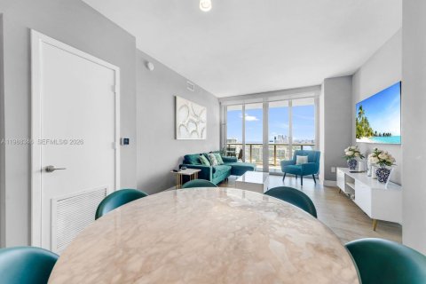 Condominio en venta en Hallandale Beach, Florida, 2 dormitorios, 95.69 m2 № 2057659 - foto 16