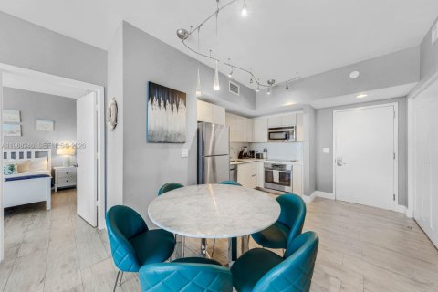 Condominio en venta en Hallandale Beach, Florida, 2 dormitorios, 95.69 m2 № 2057659 - foto 17