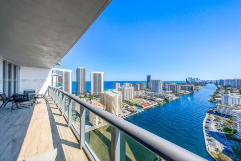 Condominio en venta en Hallandale Beach, Florida, 2 dormitorios, 95.69 m2 № 2057659 - foto 26