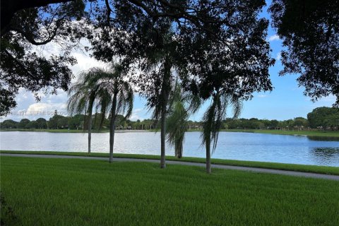 Casa en venta en Miami, Florida, 4 dormitorios, 209.49 m2 № 2021158 - foto 7