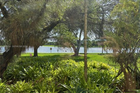 Casa en venta en Miami, Florida, 4 dormitorios, 209.49 m2 № 2021158 - foto 6