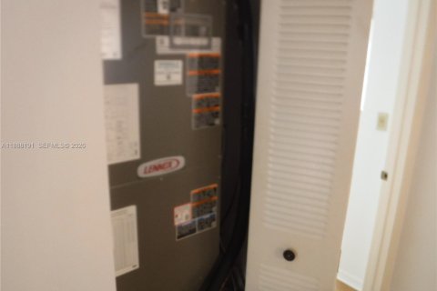 Casa en venta en Miami, Florida, 4 dormitorios, 209.49 m2 № 2021158 - foto 27