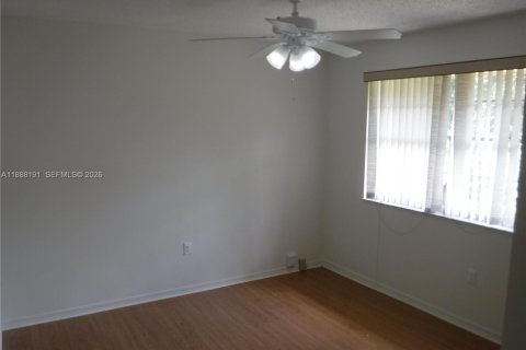 Casa en venta en Miami, Florida, 4 dormitorios, 209.49 m2 № 2021158 - foto 28