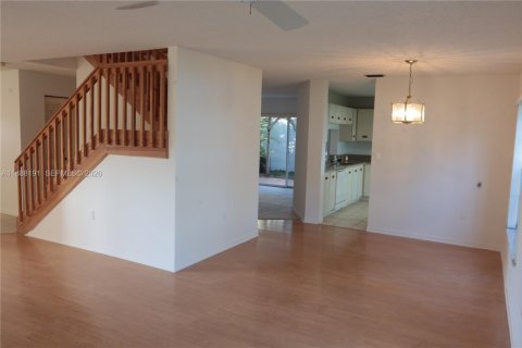 Casa en venta en Miami, Florida, 4 dormitorios, 209.49 m2 № 2021158 - foto 14