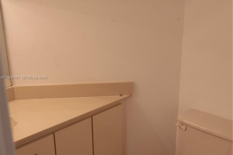 Casa en venta en Miami, Florida, 4 dormitorios, 209.49 m2 № 2021158 - foto 20