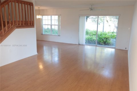 Casa en venta en Miami, Florida, 4 dormitorios, 209.49 m2 № 2021158 - foto 13