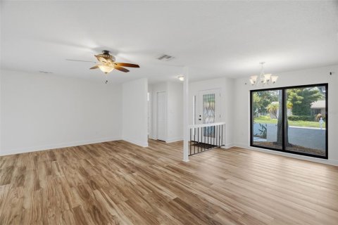 Casa en venta en Safety Harbor, Florida, 3 dormitorios, 192.49 m2 № 2151386 - foto 3