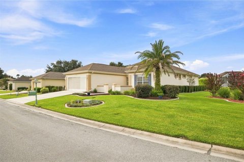 Villa ou maison à Summerfield, Floride 2 chambres, 160.91 m2 № 2349964