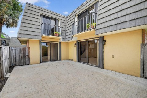 Townhouse in West Palm Beach, Florida 2 bedrooms, 114.83 sq.m. № 2242967