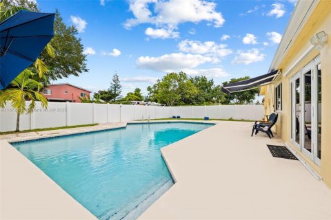 Villa ou maison à vendre à Hollywood, Floride: 3 chambres, 159.51 m2 № 1928636 - photo 4