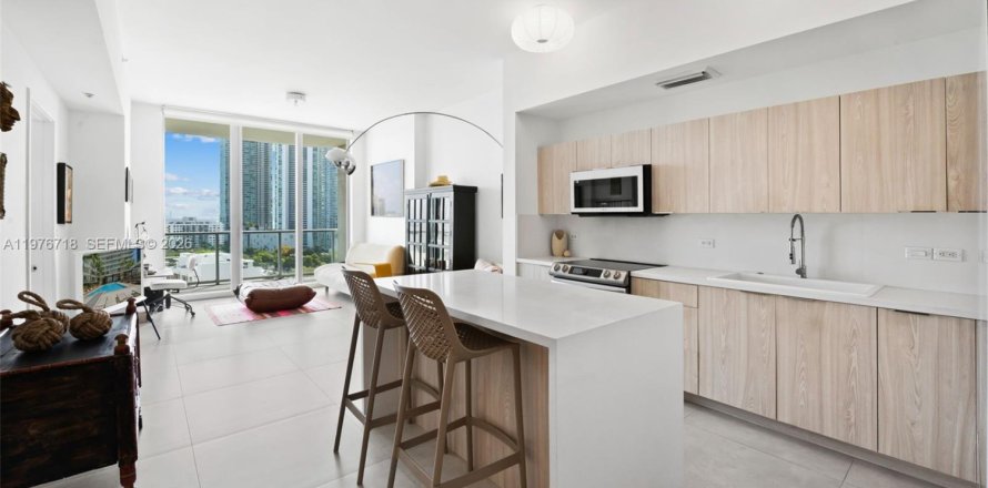 Кондоминиум с 1 спальней в Майами, Флорида № 2049718