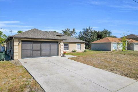 Villa ou maison à vendre à North Port, Floride: 3 chambres, 168.06 m2 № 2143982 - photo 3