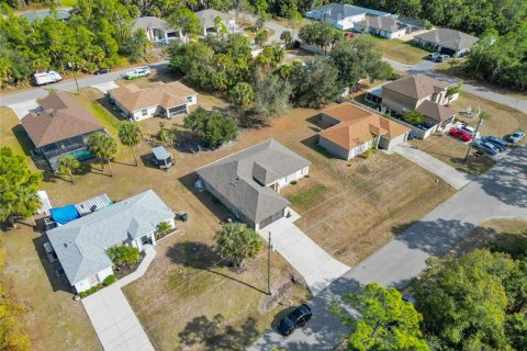 Villa ou maison à vendre à North Port, Floride: 3 chambres, 168.06 m2 № 2143982 - photo 10