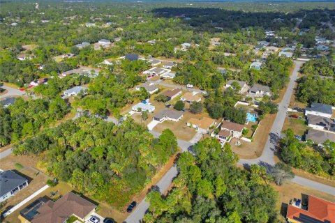 Villa ou maison à vendre à North Port, Floride: 3 chambres, 168.06 m2 № 2143982 - photo 8